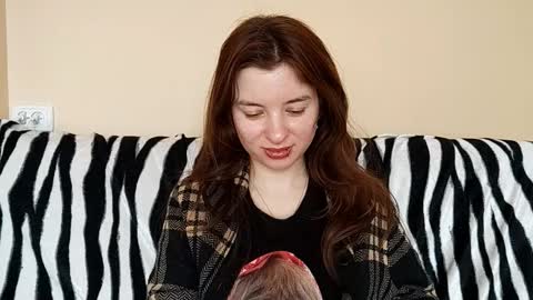 Mia online show from March 17, 7:12 am