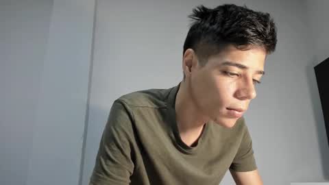 Snapshot of danielsanta_18 chatting on February 24, 3:43 pm danielsanta188 online show from February 24, 3:43 pm