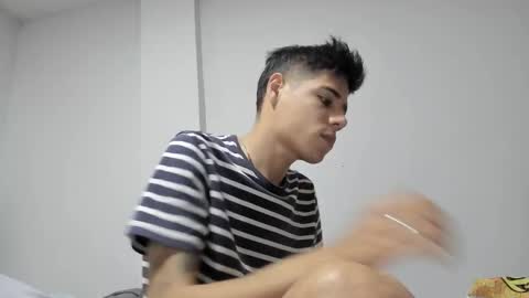 Snapshot of danielsanta_18 chatting on March 9, 3:05 pm danielsanta188 online show from March 9, 3:05 pm