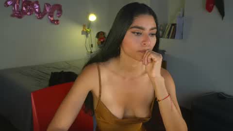 danalle .. online show from June 28, 6:03 pm