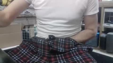 danl20012001 online show from December 5, 5:27 am