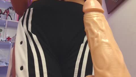 Pau online show from January 10, 4:01 am