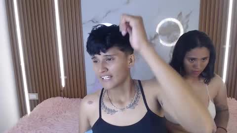 Danniela y Victoria online show from March 18, 9:40 pm