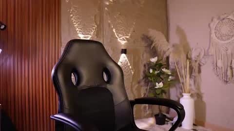 Snapshot of dann_saenz chatting on July 2, 12:33 pm Dann saenz online show from July 2, 12:33 pm