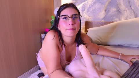 Snapshot of danna_dusky chatting on April 9, 9:58 am danna_dusky online show from April 9, 9:58 am