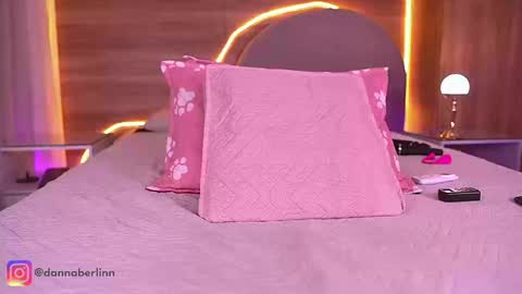 Snapshot of dannaberlin chatting on March 11, 7:53 pm Danna Berlin online show from March 11, 7:53 pm