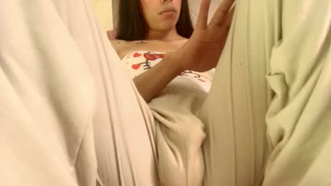 Snapshot of dannadoll69 chatting on December 16, 1:49 pm Dannamunoz130 online show from December 16, 1:49 pm