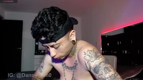 Snapshot of danny_stark chatting on June 12, 11:46 pm Danny online show from June 12, 11:46 pm
