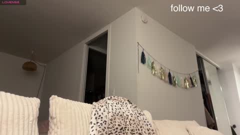 Snapshot of dannywalter789 chatting on December 10, 1:00 am Danny online show from December 10, 1:00 am