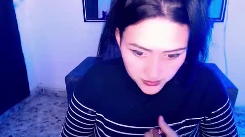 dante_fuego online show from April 15, 11:38 pm