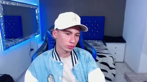 Snapshot of dante_tompson chatting on January 28, 1:05 pm Dante online show from January 28, 1:05 pm