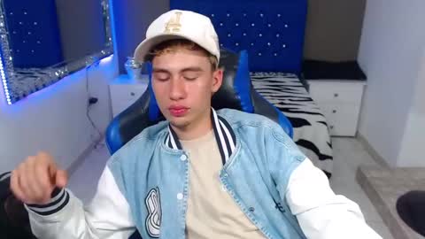 Snapshot of dante_tompson chatting on January 28, 4:08 pm Dante online show from January 28, 4:08 pm