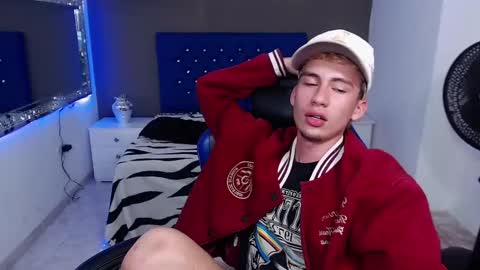 Snapshot of dante_tompson chatting on January 30, 4:13 pm Dante online show from January 30, 4:13 pm