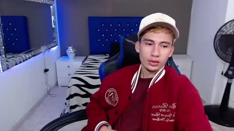 Snapshot of dante_tompson chatting on February 1, 12:26 pm Dante online show from February 1, 12:26 pm