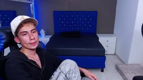 Snapshot of dante_tompson chatting on February 2, 4:11 pm Dante online show from February 2, 4:11 pm