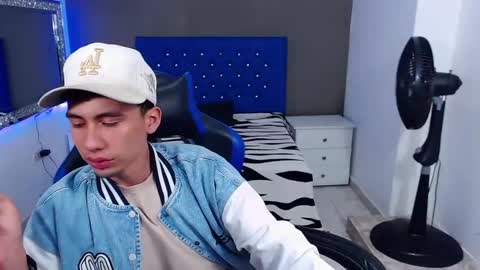 Snapshot of dante_tompson chatting on February 6, 12:26 pm Dante online show from February 6, 12:26 pm