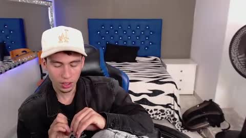 Snapshot of dante_tompson chatting on February 11, 1:20 pm Dante online show from February 11, 1:20 pm