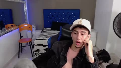 Snapshot of dante_tompson chatting on February 11, 4:56 pm Dante online show from February 11, 4:56 pm