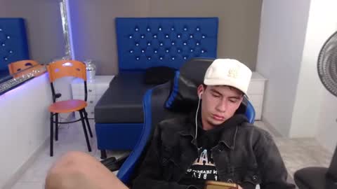 Snapshot of dante_tompson chatting on February 12, 3:49 pm Dante online show from February 12, 3:49 pm