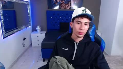 Snapshot of dante_tompson chatting on March 2, 4:53 pm Dante online show from March 2, 4:53 pm