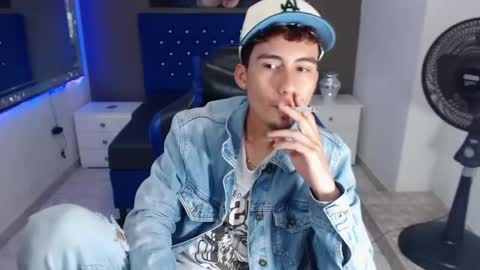 Snapshot of dante_tompson chatting on March 4, 12:33 pm Dante online show from March 4, 12:33 pm