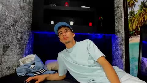 Snapshot of dante_tompson chatting on March 5, 12:33 pm Dante online show from March 5, 12:33 pm