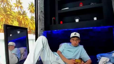 Snapshot of dante_tompson chatting on March 5, 3:40 pm Dante online show from March 5, 3:40 pm