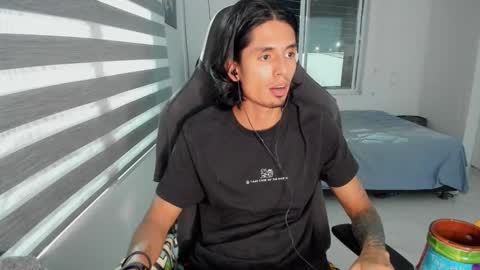 X Dante7373574 online show from February 26, 2:43 am