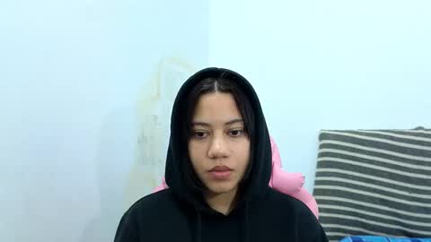 daphne985993 online show from February 11, 5:45 am