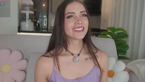 daphne_cooper1 online show from June 15, 11:40 pm