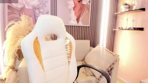 Daphne  online show from November 30, 2:37 am