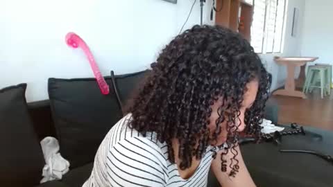 daphne_grande online show from February 24, 12:58 pm