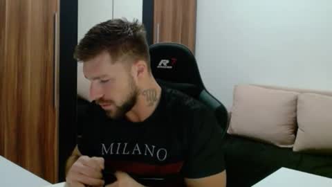 darius_94 online show from February 2, 5:17 am