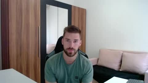 darius_94 online show from June 2, 4:25 am
