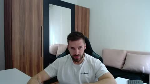 darius_94 online show from June 5, 7:14 am