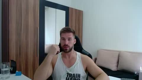Snapshot of darius_94 chatting on July 7, 7:23 am darius_94 online show from July 7, 7:23 am
