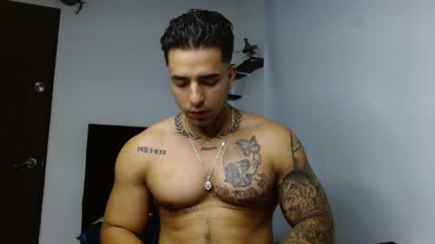 Darius Phoenix  online show from February 1, 3:16 am