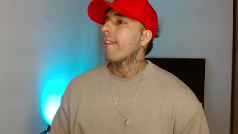 Darius Phoenix  online show from March 6, 6:59 pm