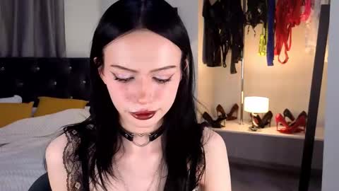 Snapshot of dark_diva chatting on January 31, 10:08 pm Diva online show from January 31, 10:08 pm