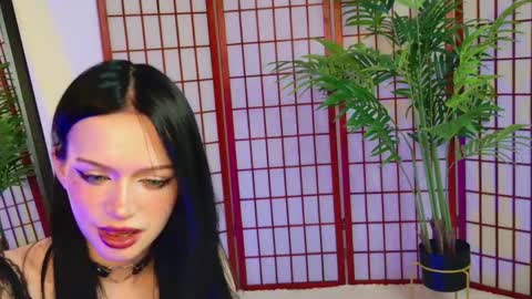 Snapshot of dark_diva chatting on February 3, 9:31 pm Diva online show from February 3, 9:31 pm