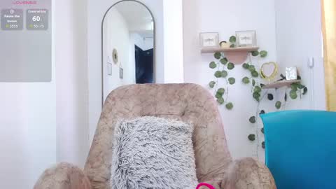 Snapshot of dark_dreams0 chatting on June 13, 6:06 pm dark_dreams0 online show from June 13, 6:06 pm