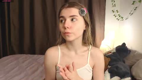 Ester online show from July 1, 3:12 pm