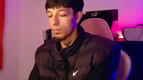 Snapshot of dark_rosse1 chatting on February 17, 3:25 am rosse online show from February 17, 3:25 am