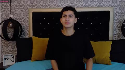 dark_sultan online show from March 4, 8:37 pm