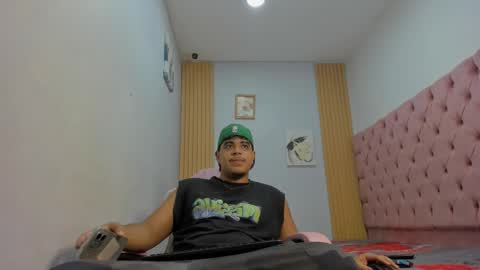 darkalphax01 online show from December 19, 2:29 am