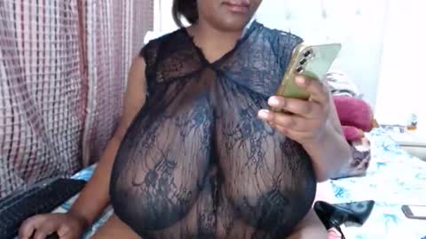 Snapshot of darkbusty chatting on October 13, 6:35 am DarkBusty online show from October 13, 6:35 am