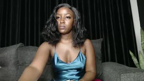 darktanqueen online show from April 2, 2:53 am