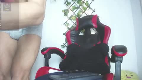 Snapshot of darkviper26 chatting on May 11, 12:33 pm darkviper26 online show from May 11, 12:33 pm