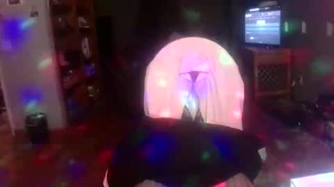 darla_darling1222101 online show from April 17, 2:25 am