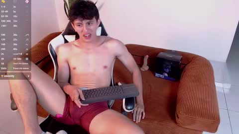 darrencolleen online show from February 4, 2:06 am